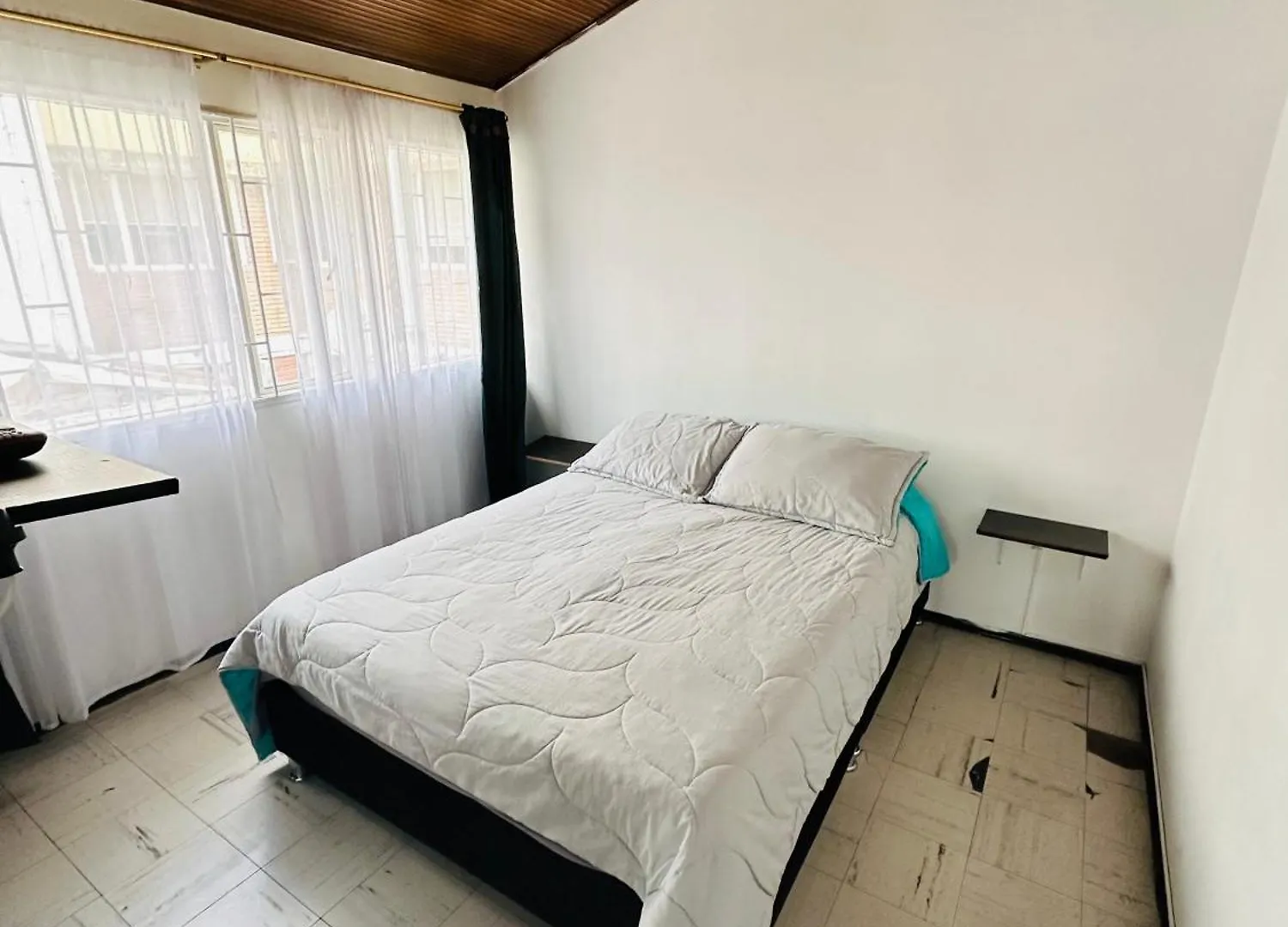 Hermosa Casa Familiar Y Central Villa Bogota